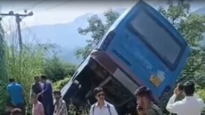 Himachal:भगेड़-पनौल सड़क पर एचआरटीसी और निजी बस में टक्कर, यात्रियों में मची चीख-पुकार – Himachal: Collision Between Hrtc And Private Buses On The Bhaged-pnaul Road; Passengers Scream In Panic.