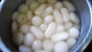 हिमाचल:शिमला में दुकान पर खाद्य सुरक्षा विभाग का छापा, चाशनी में मिले कॉकरोच; नष्ट कराई दो क्विंटल मिठाई – Shimla Baluganj Food Safety Action Two Quintal Sweets Destroyed Cockroach