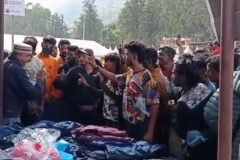कुल्लू दशहरा में प्लॉट की कीमत दोगुनी, कारोबारियों ने दुकानें बंद करके विरोध किया